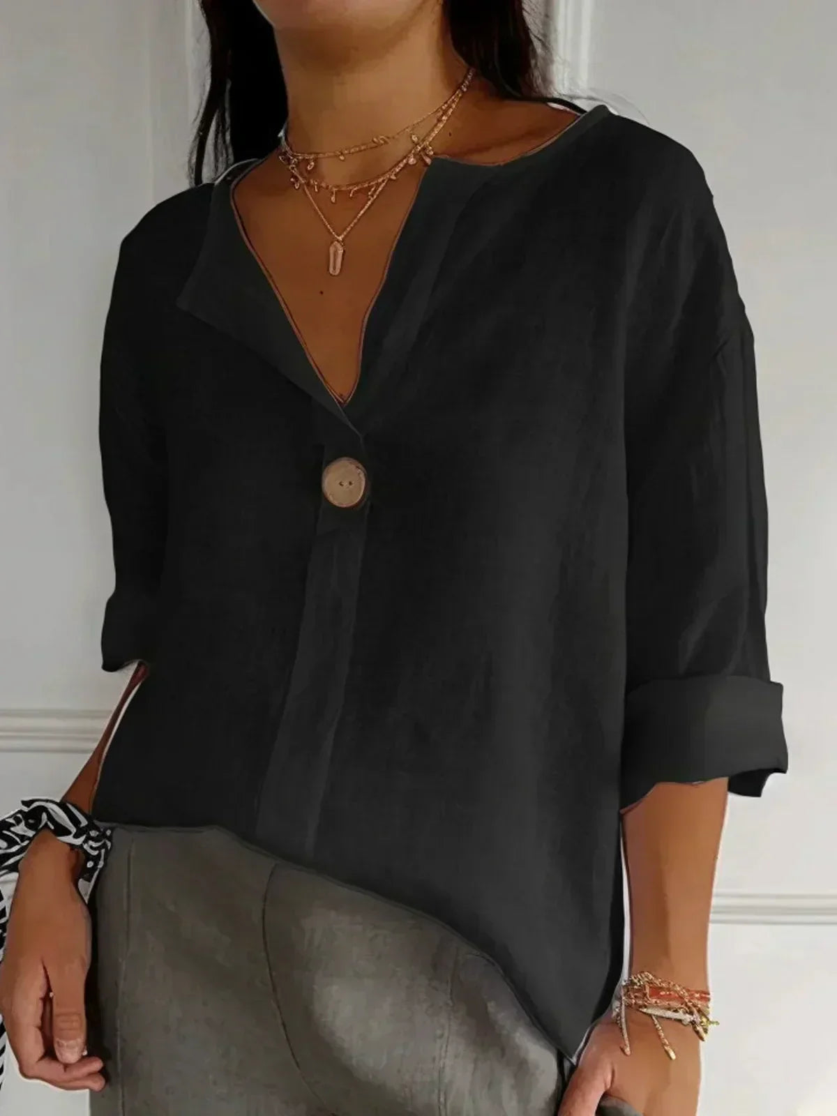 Freja Elegant Loose-Fit Blouse