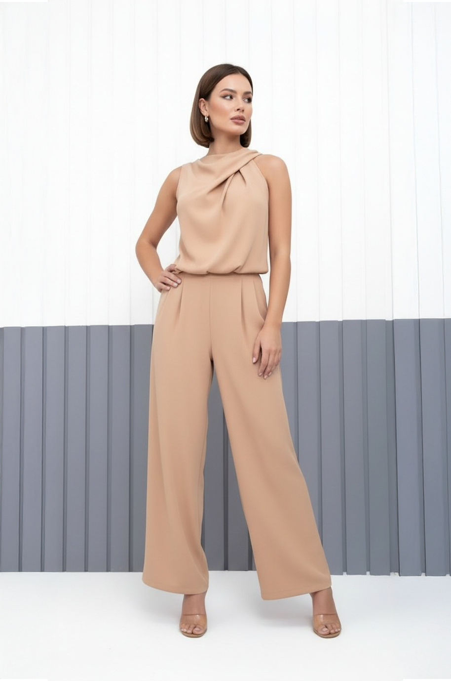 Élise Elegant Sleeveless Jumpsuit
