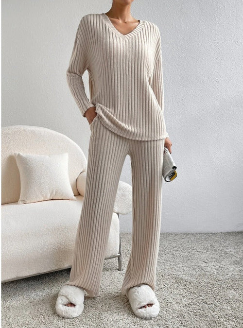 Arabella Elegant Relaxed Set