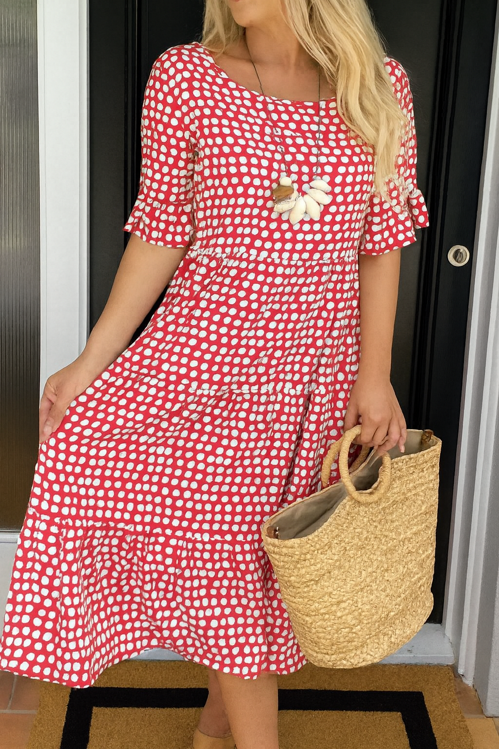 Noémie Elegant Flowy Midi Dress
